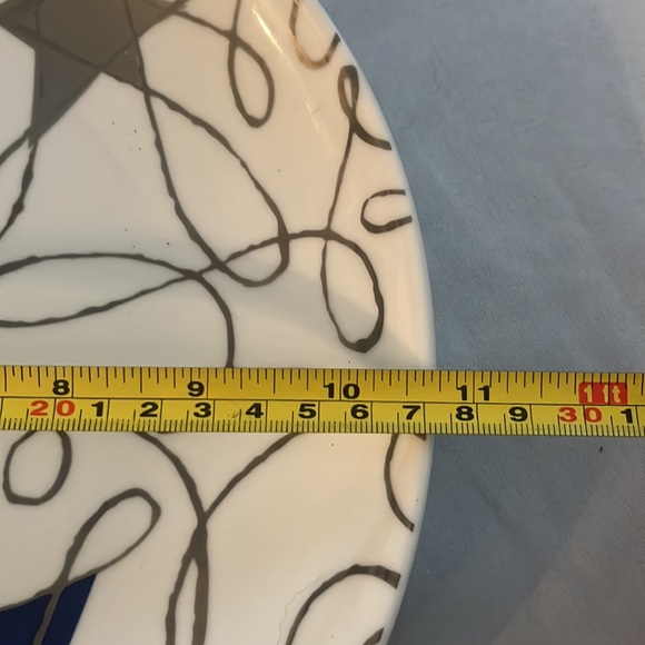 ⭐️Host Pick ⭐️ Elvis Swift Christmas Plate - Picture 3 of 3